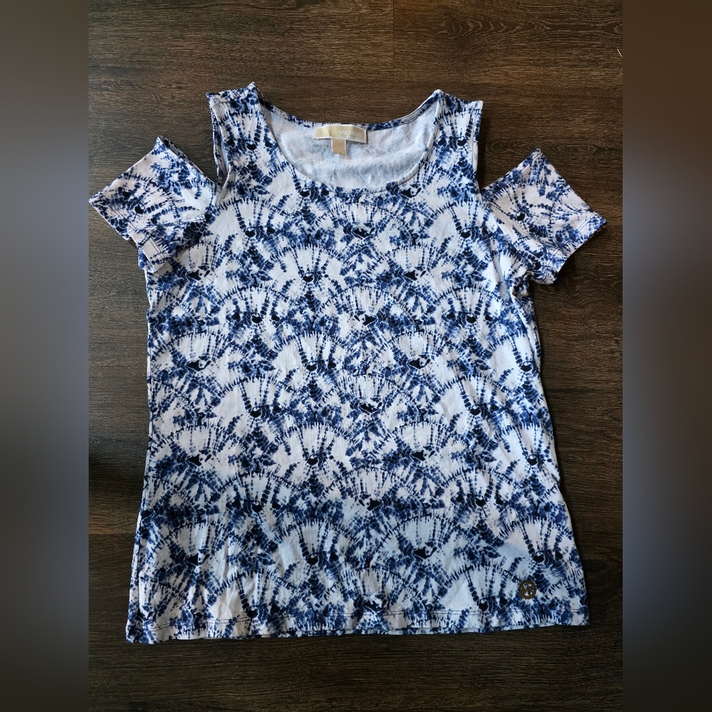 7 Michael Kors Shirts. Size Medium & Large. All Brand New With Tags Except One.
